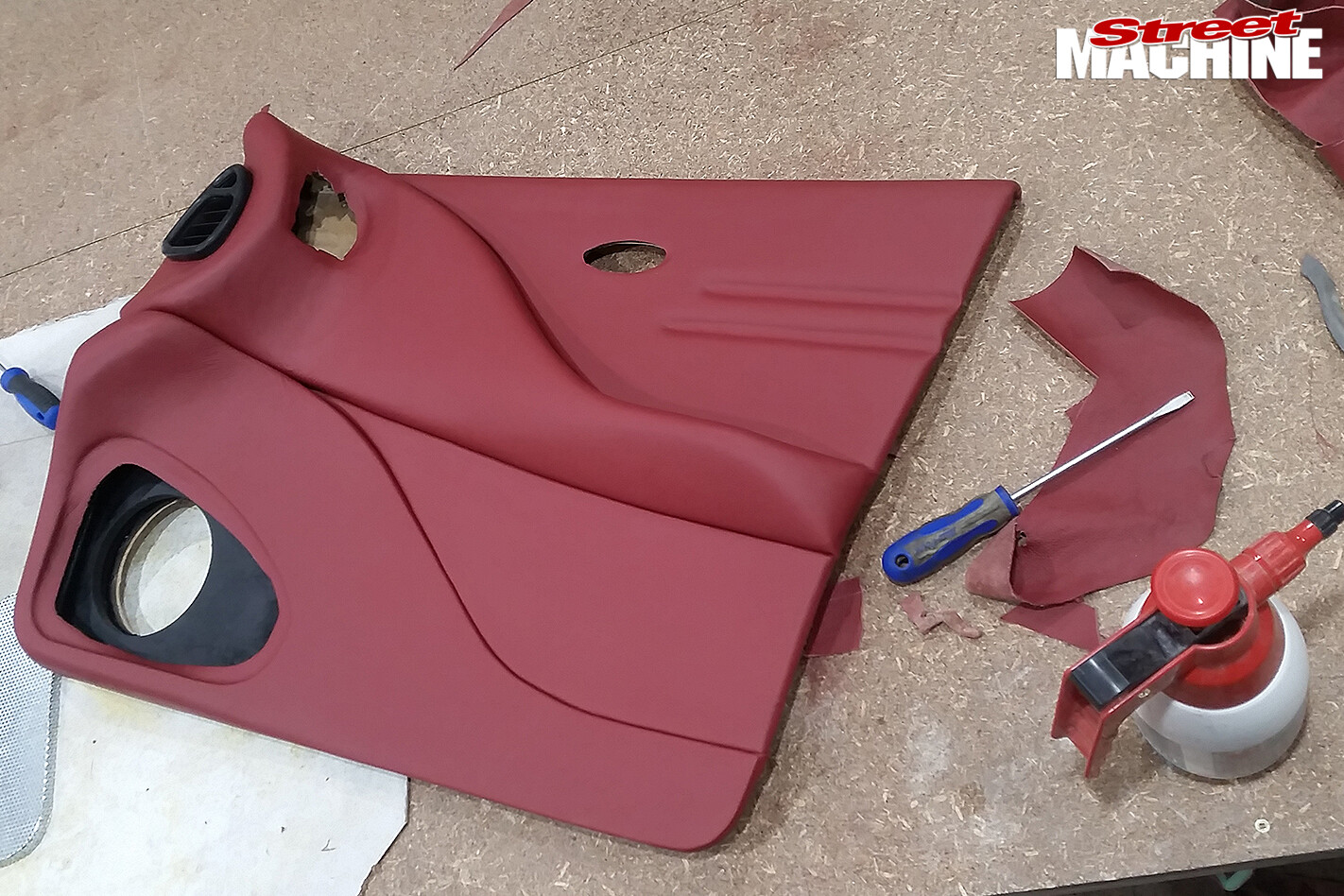 38-Pontiac -Laurentian -build -door -trim