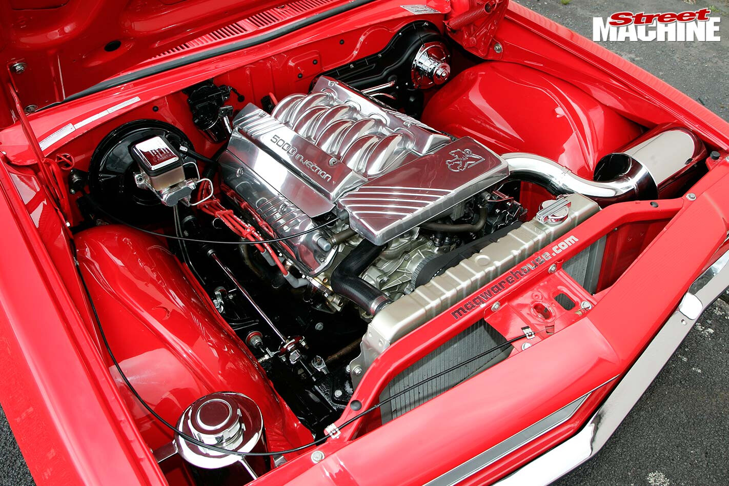 Holden HQ engine bay