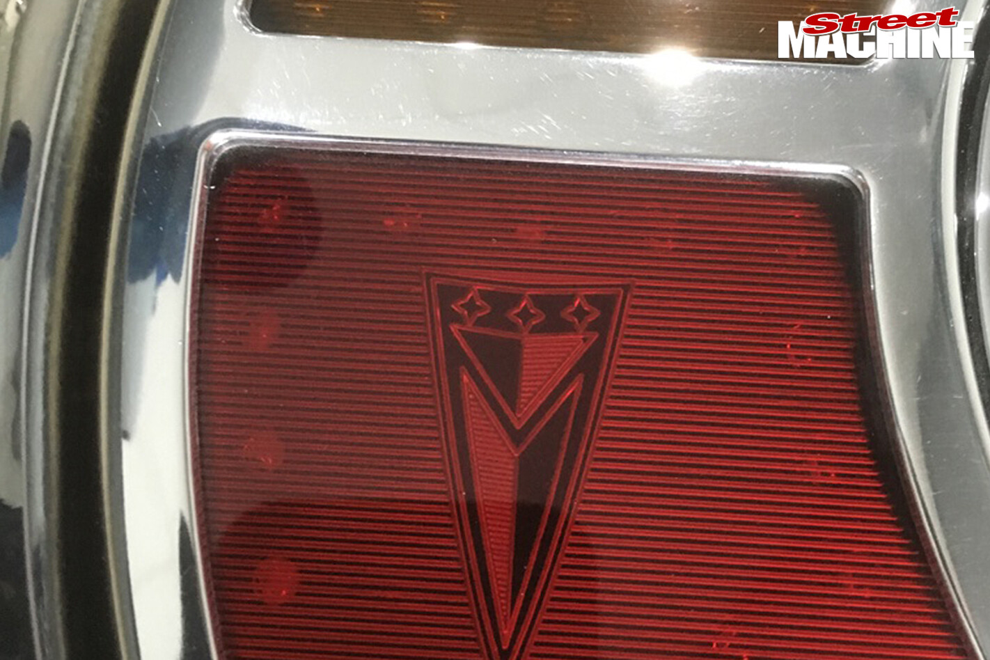 42-Pontiac -Laurentian -build -tail -lights