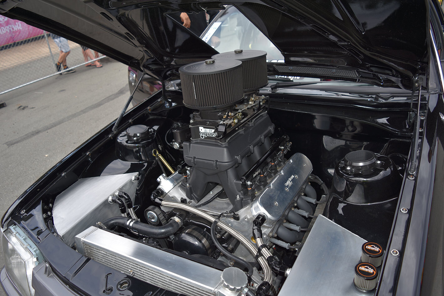 Holden VK Calais engine bay