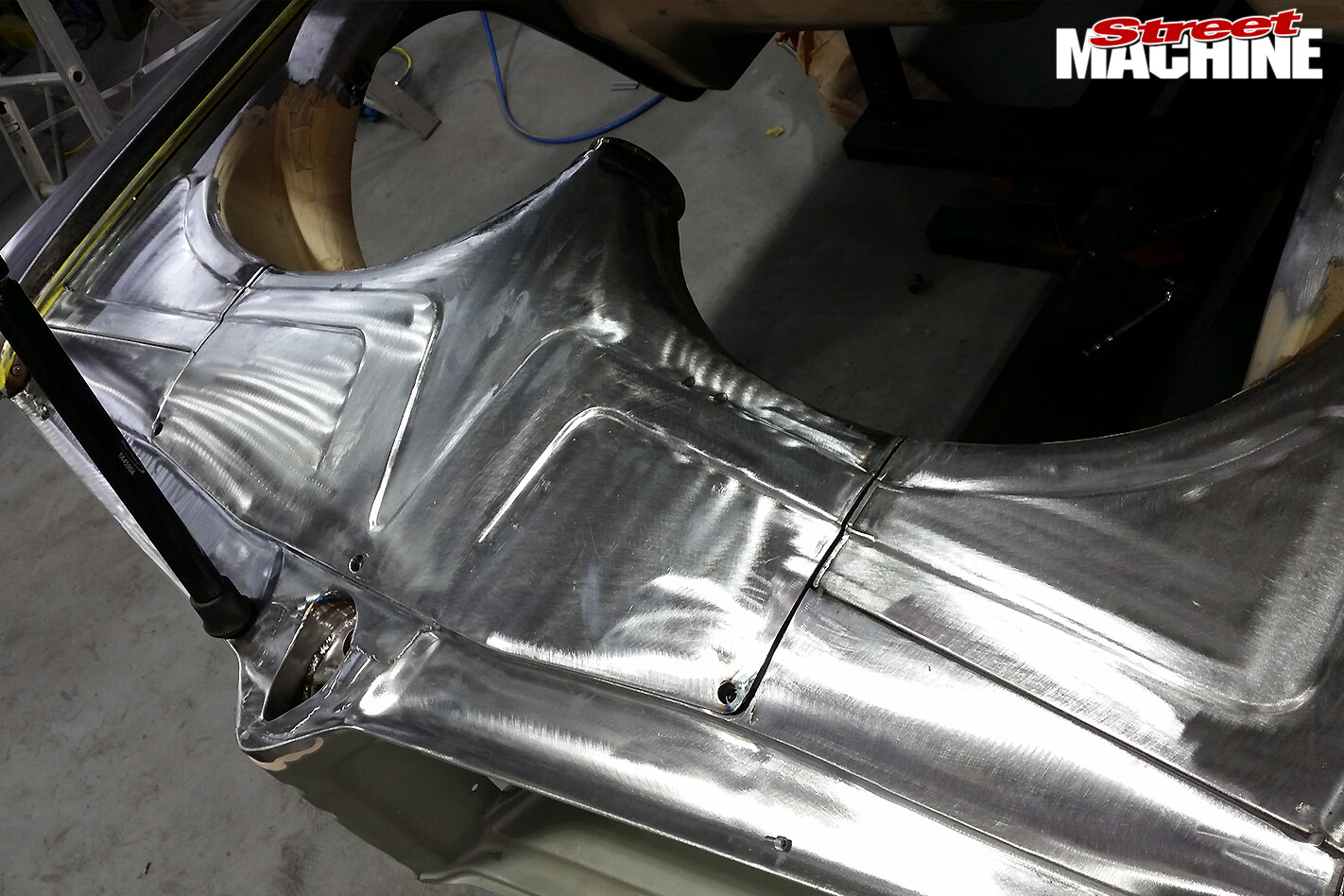 6-Pontiac -Laurentian -build -metalwork