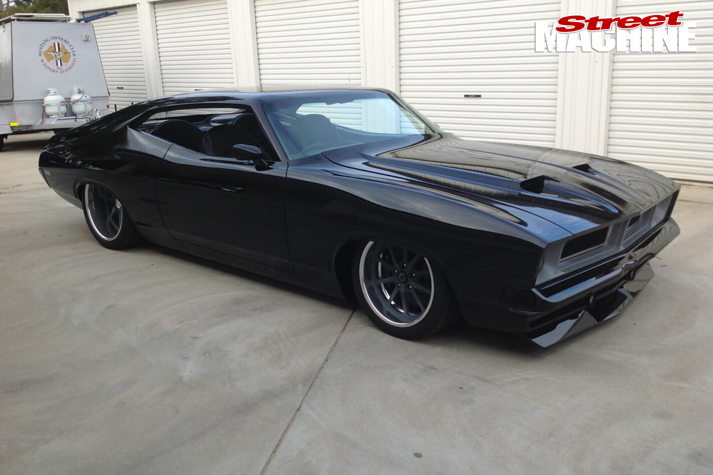 79-Falcon -XB-XBOSS-Body -in -black