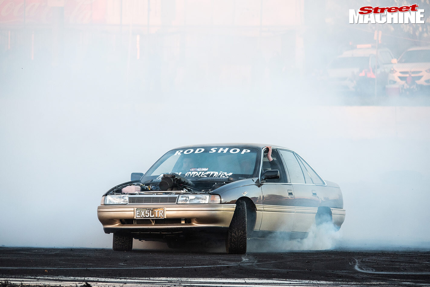 Wagga Wagga burnouts Commodore