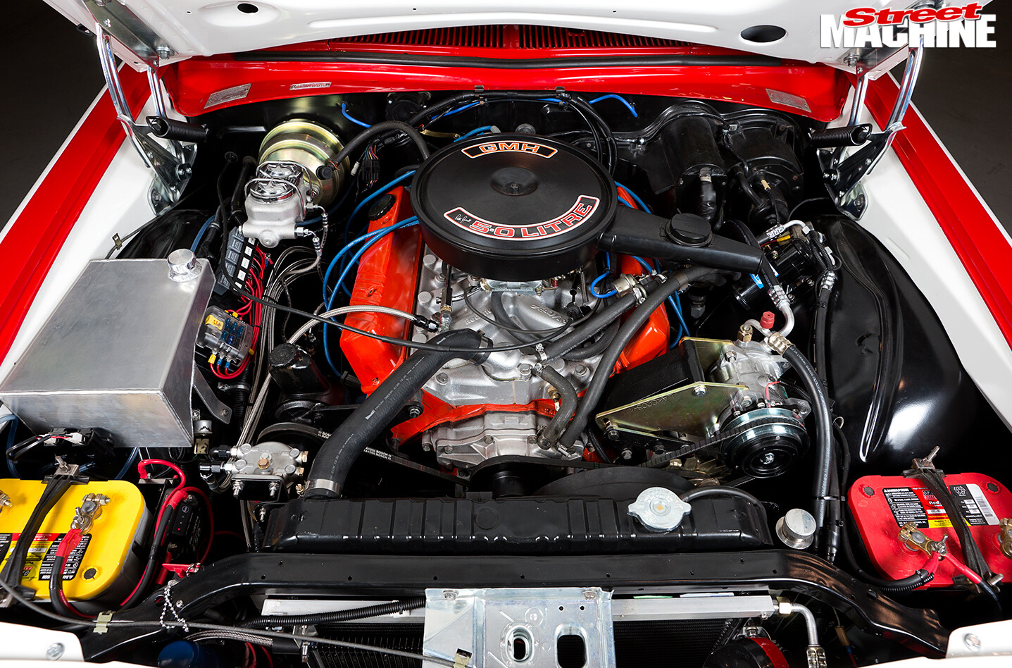 Bash -Holden -Statesman -engine -bay