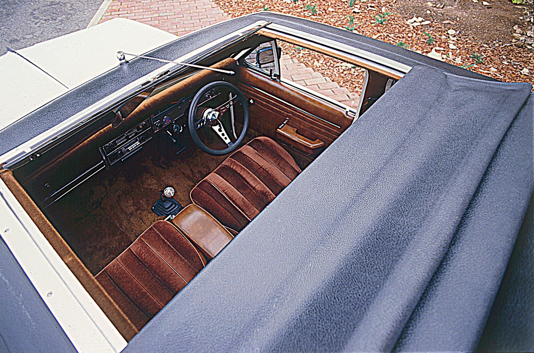 Street Machine Features Brookstick Hk Brougham Interior 2