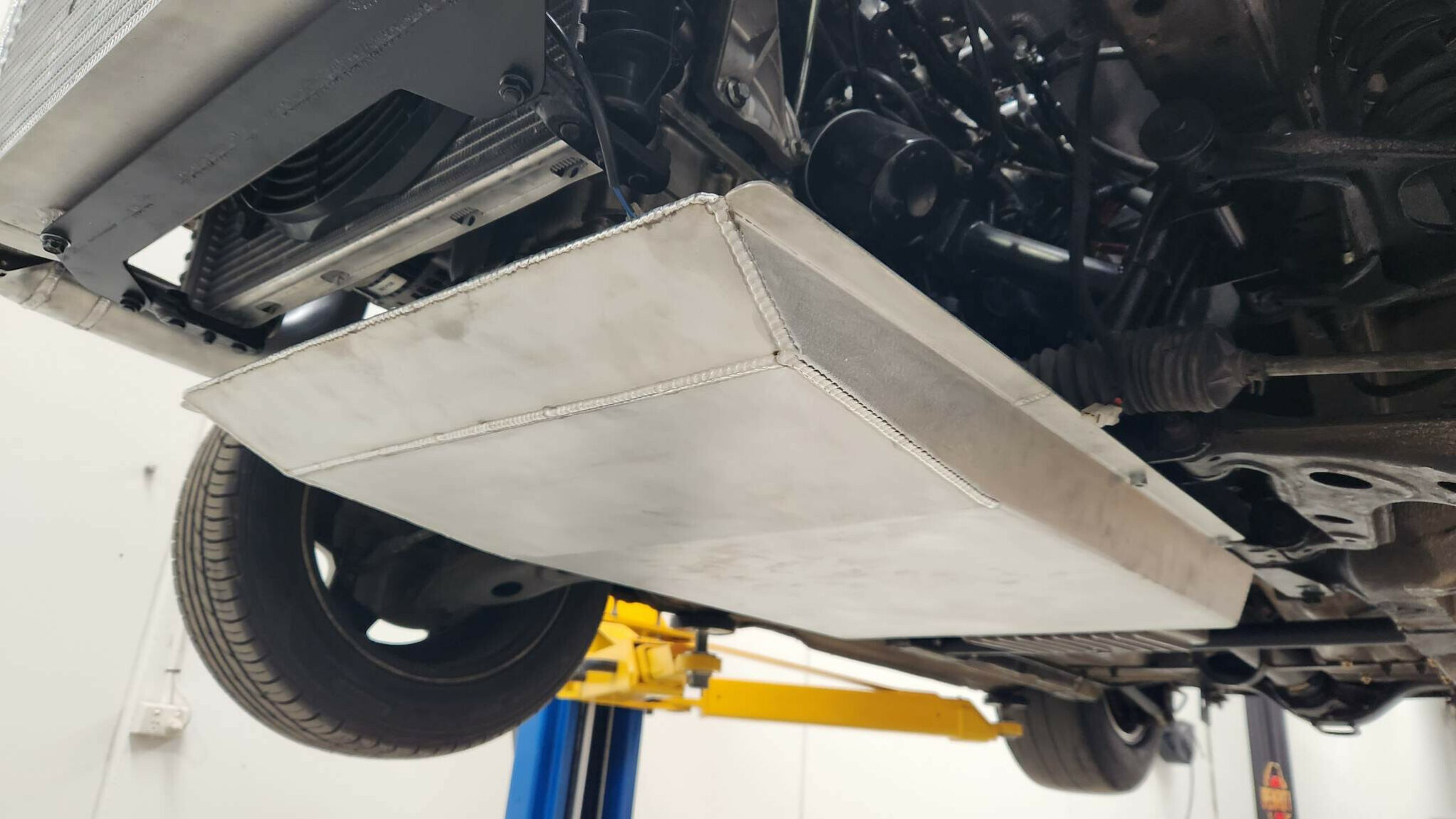 8cb40f86/catch tray drag car jpg