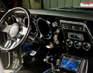 Chevrolet Camaro dash