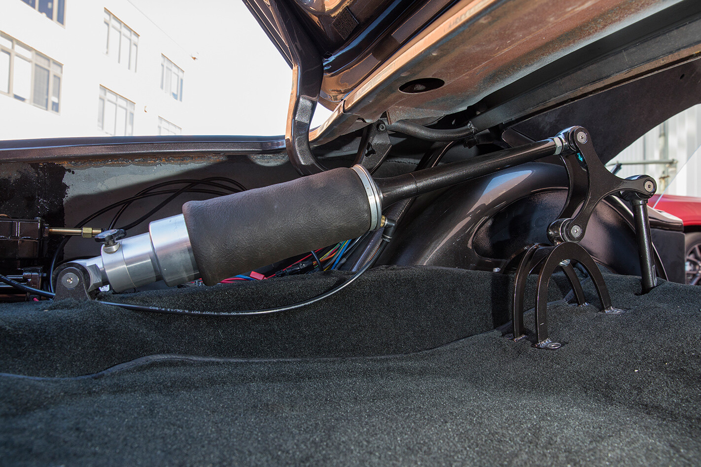 Chevrolet Camaro strut