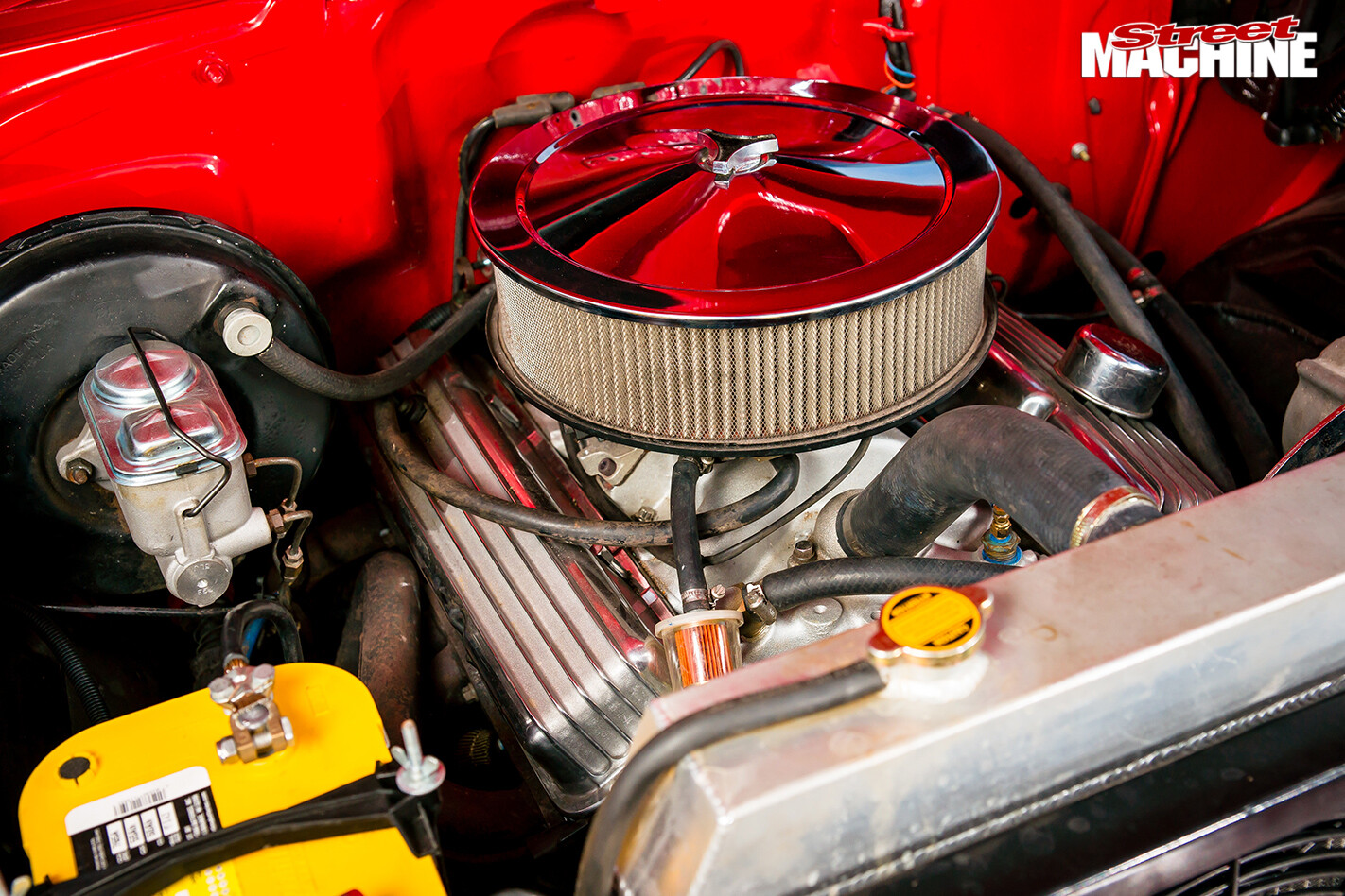 Chevrolet -wagon -engine -detail