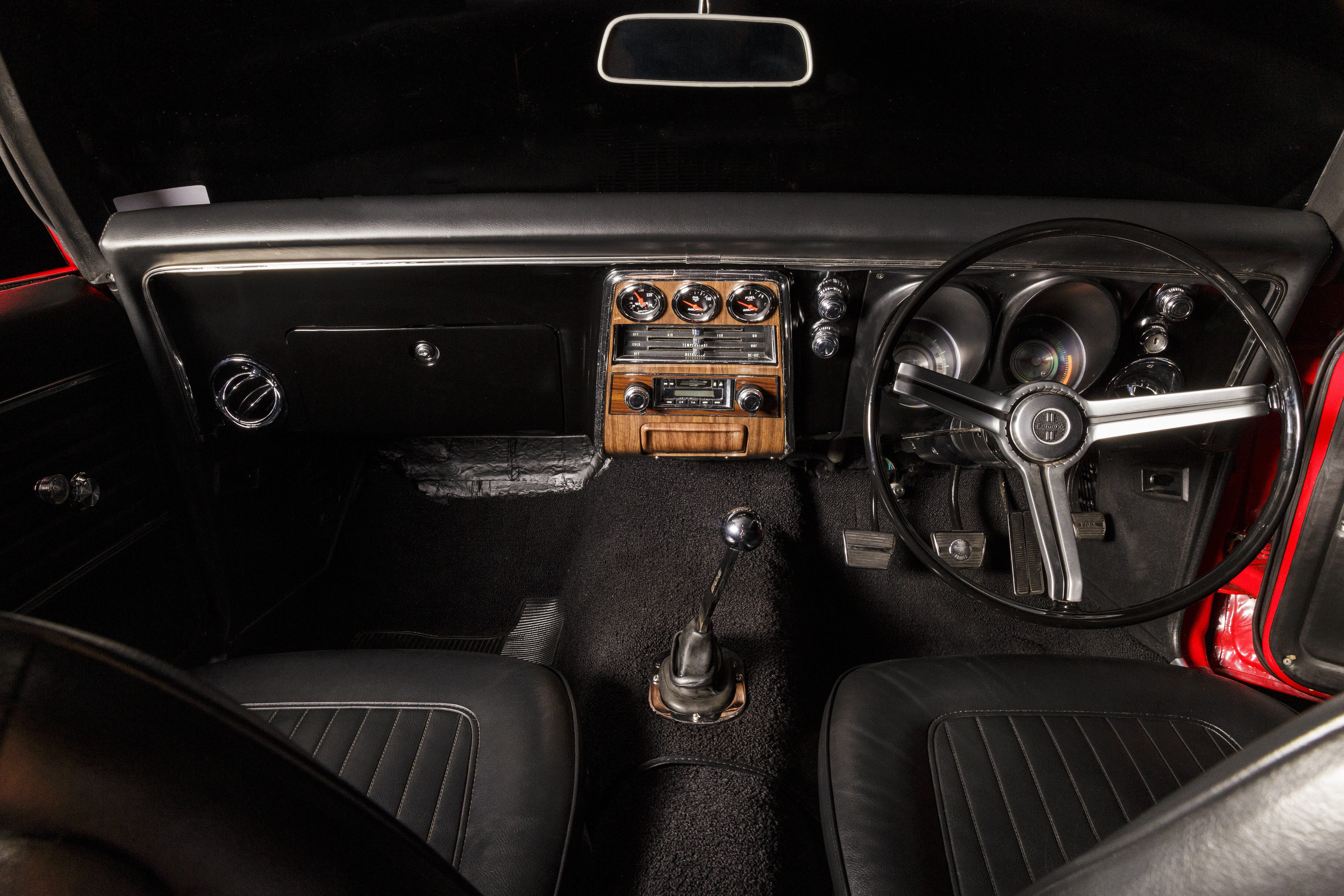 Street Machine Features Chevrolet Camaro Dash 3 Mitrovski