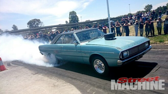 Chrysler Valiant Burnout
