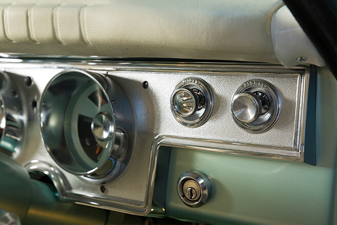 Chrysler VC Valiant switches