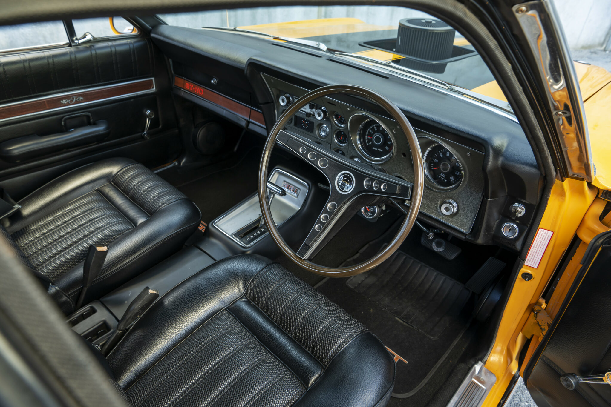 9bc218ca/connor chiarelli xy falcon reader interior jpg