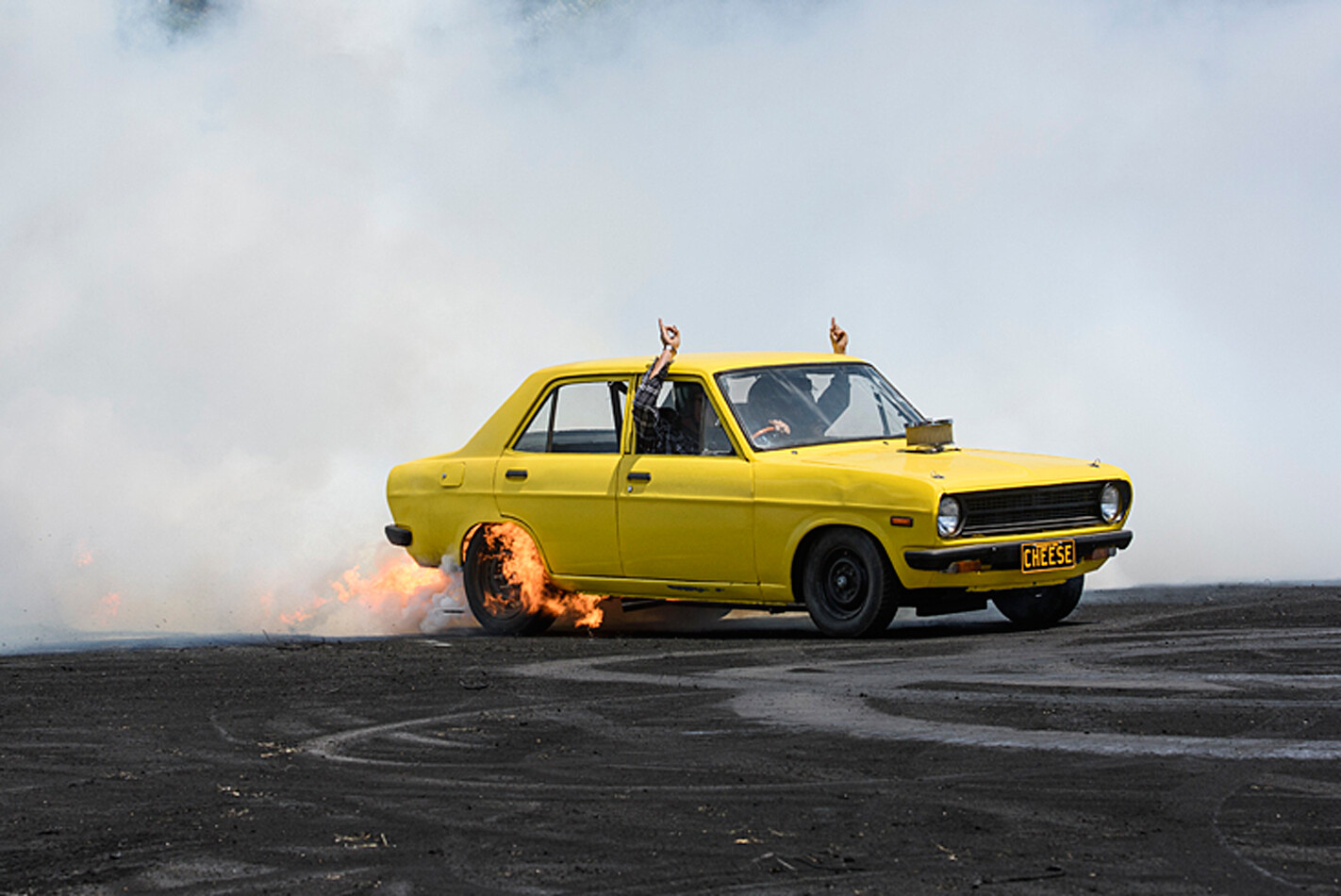 Datsun 1200 V8 Burnout Fire