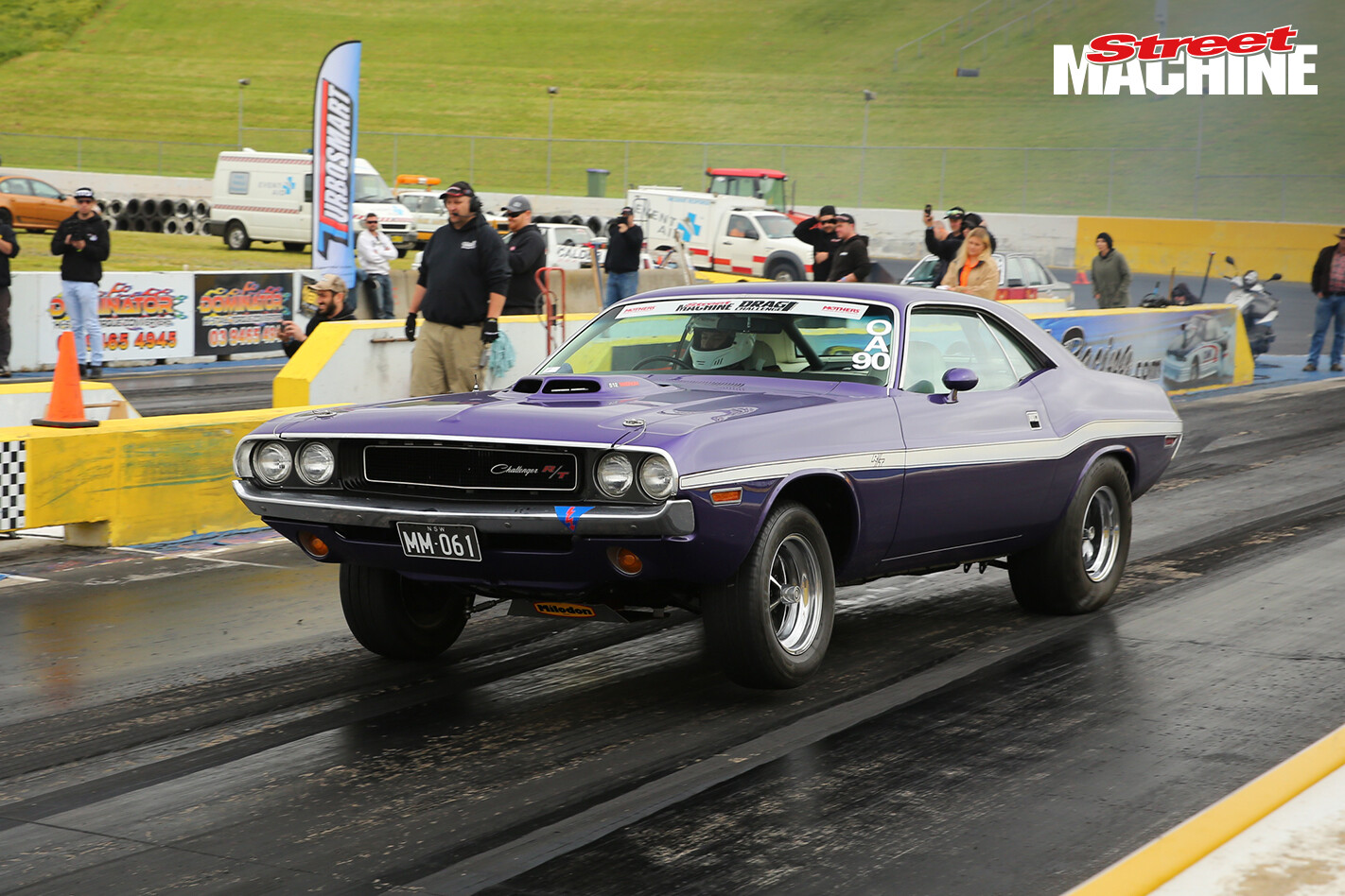 Dodge Challenger Drag Challenge 1
