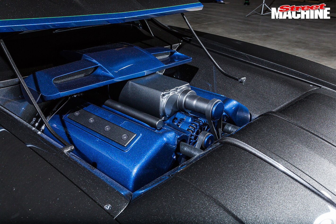 Falcon -XB-coupe -XBOSS-bonnet -up -3