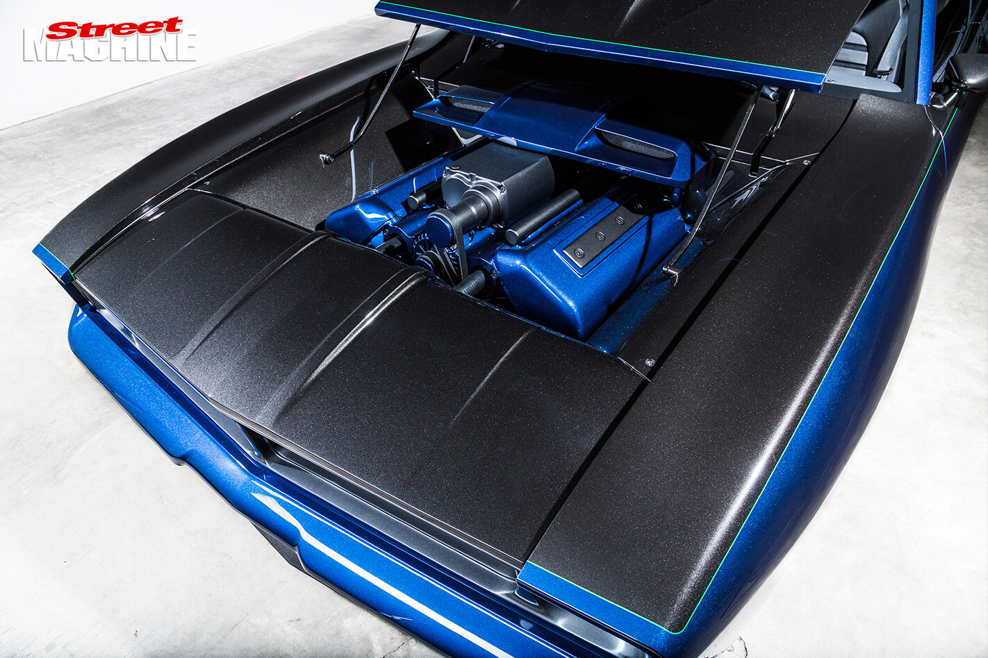 Falcon -XB-coupe -XBOSS-bonnet -up