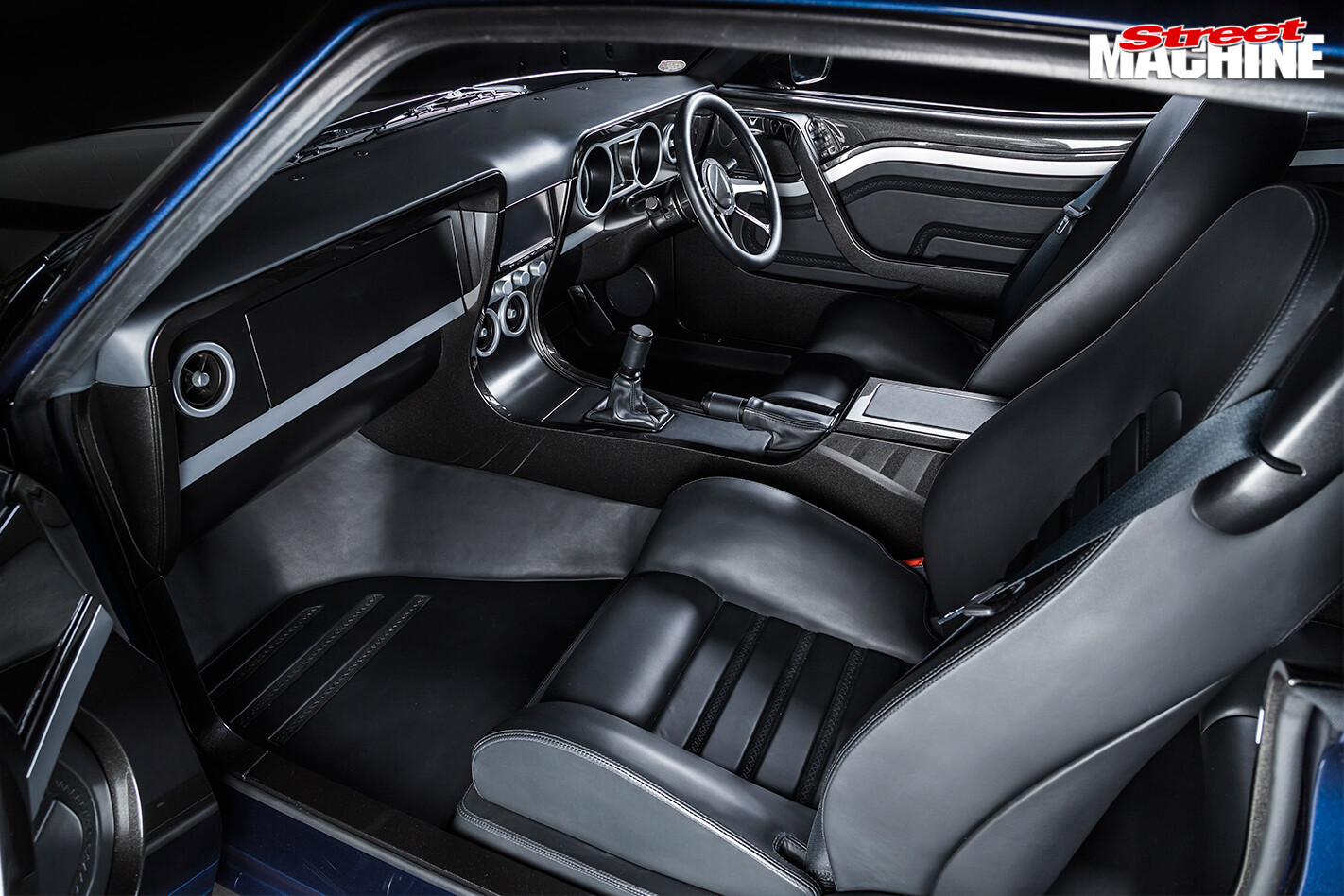 Falcon -XB-coupe -XBOSS-interior -front