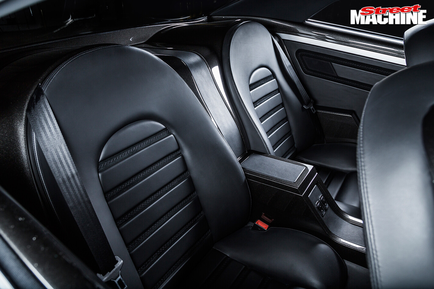 Falcon -XB-coupe -XBOSS-interior -rear