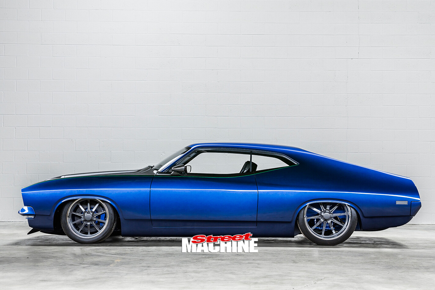 Falcon -XB-coupe -XBOSS-side -view