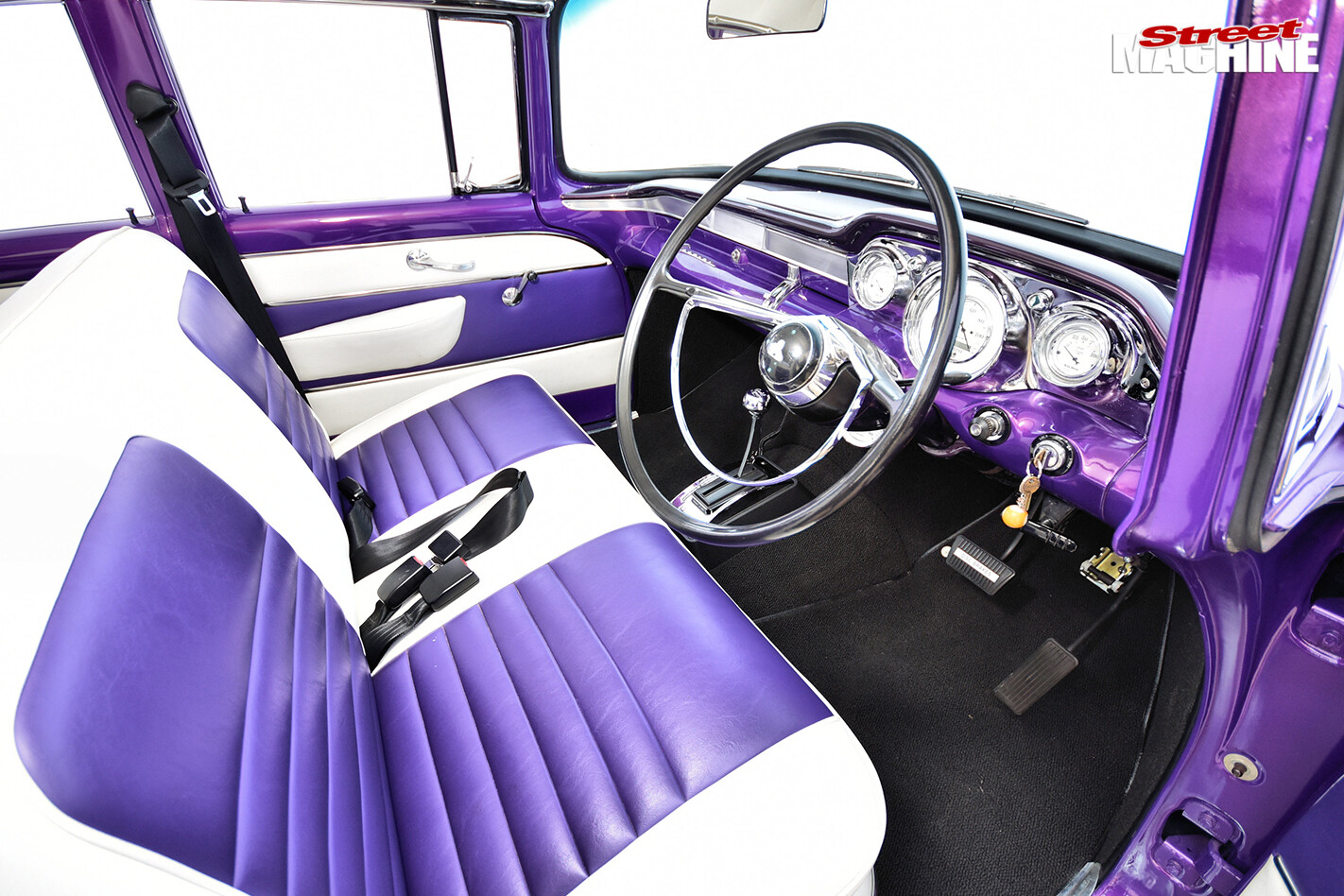 FB-HOLDEN-READER'S-CAR-OF-THE-WEEK-interior