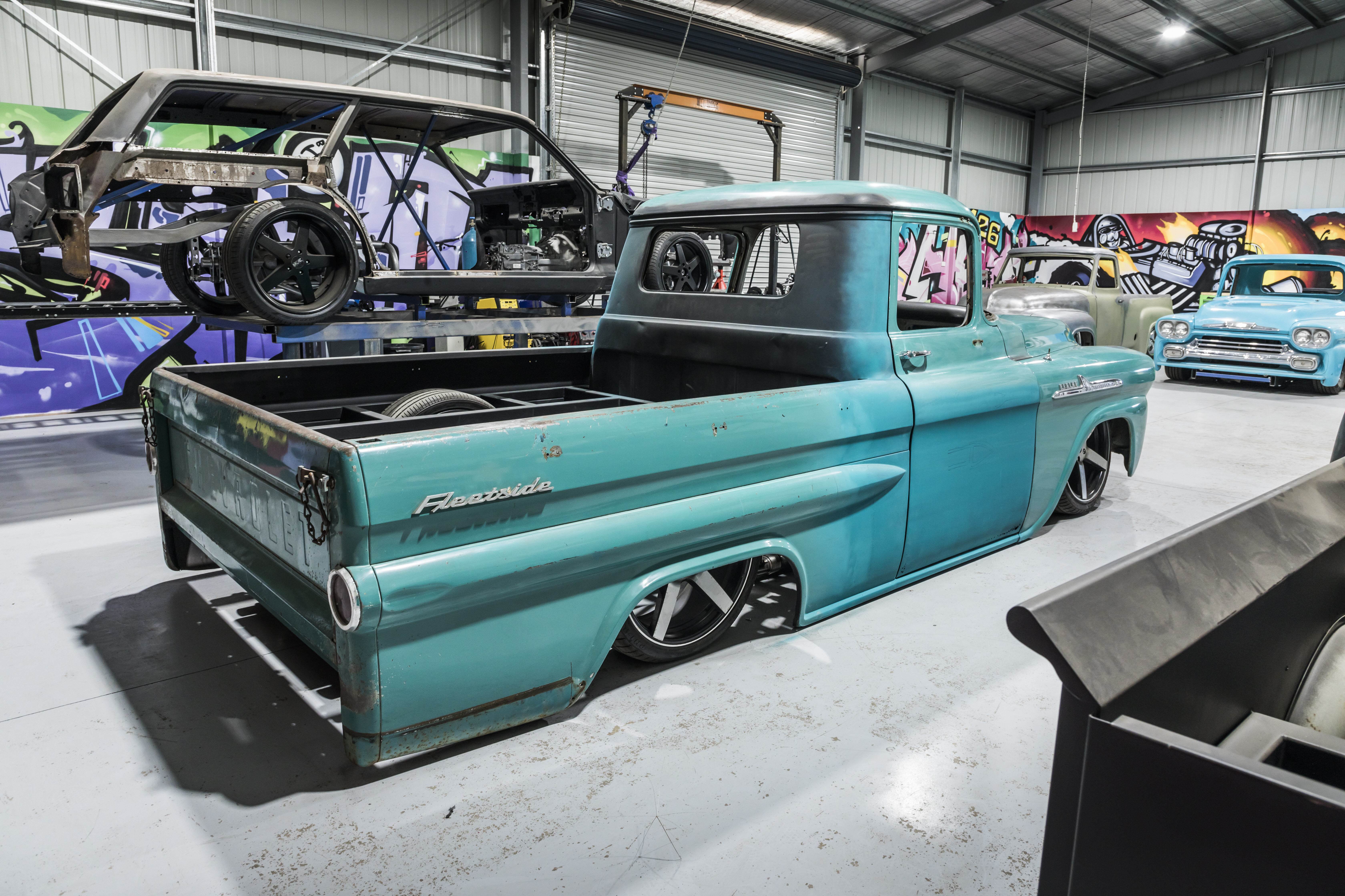 Street Machine Features Fekete Apache 3