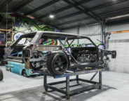 Street Machine Features Fekete XW 1