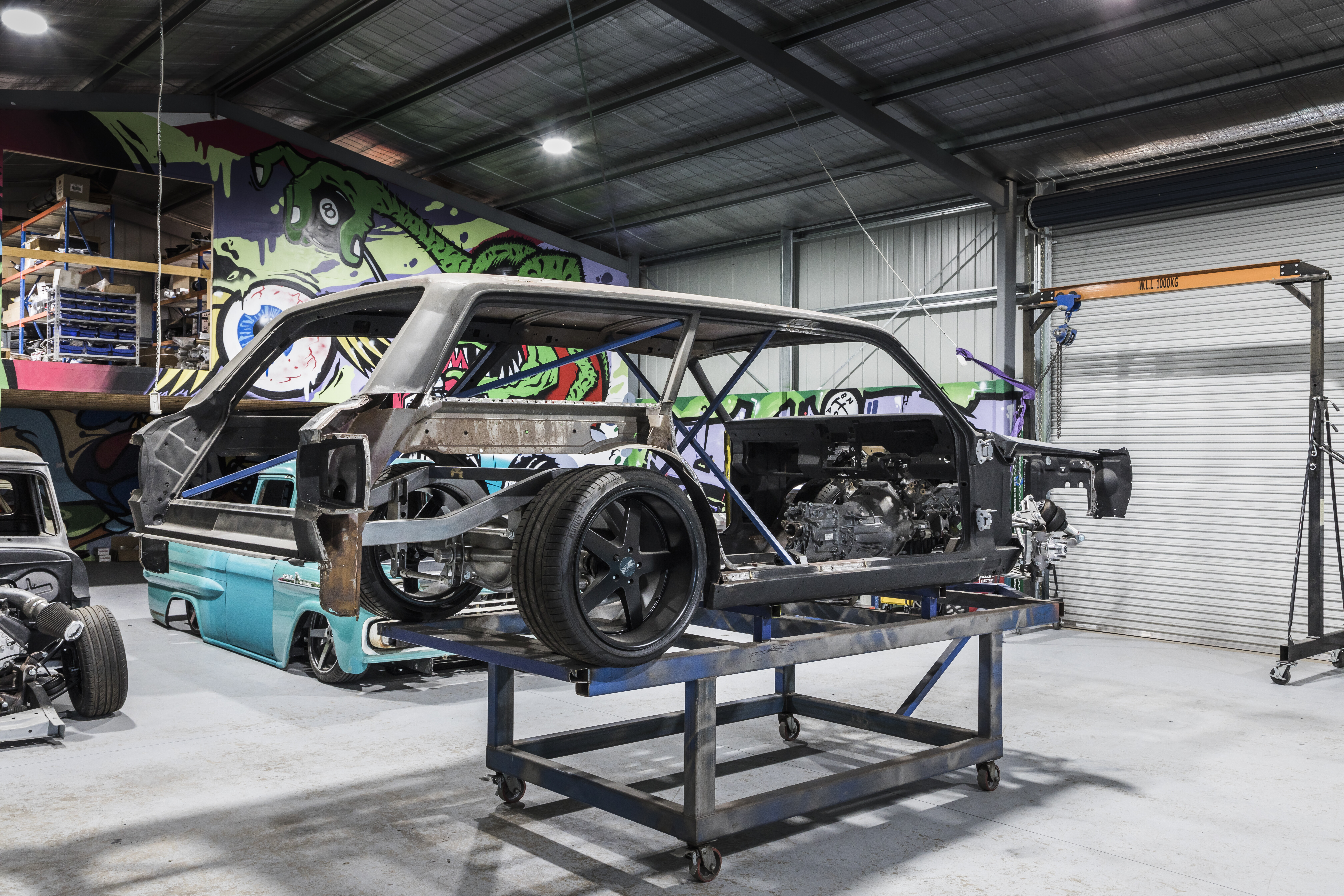 Street Machine Features Fekete XW 1