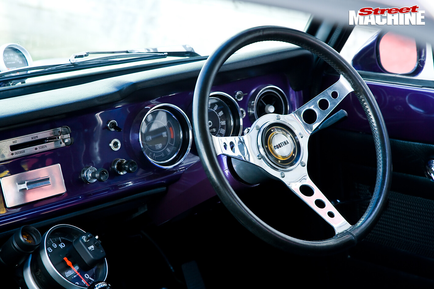 Ford -cortina -dash -2