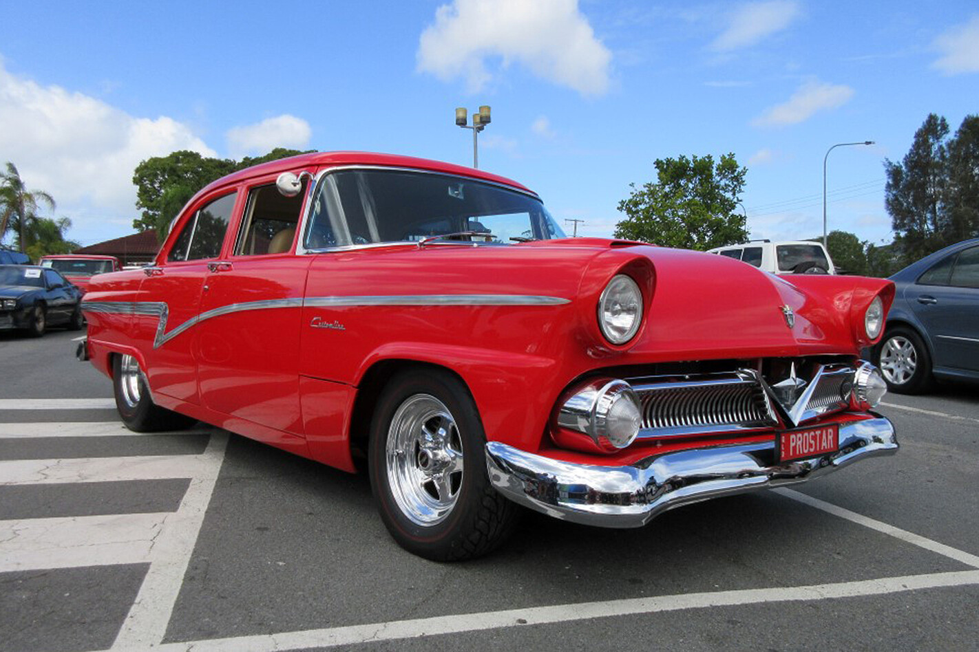 Ford Customline sedan