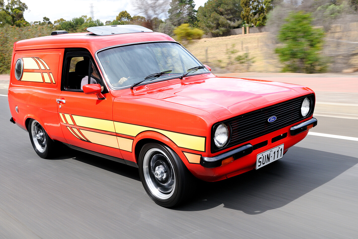 Ford -Escort -Sundowner -glenn -driving