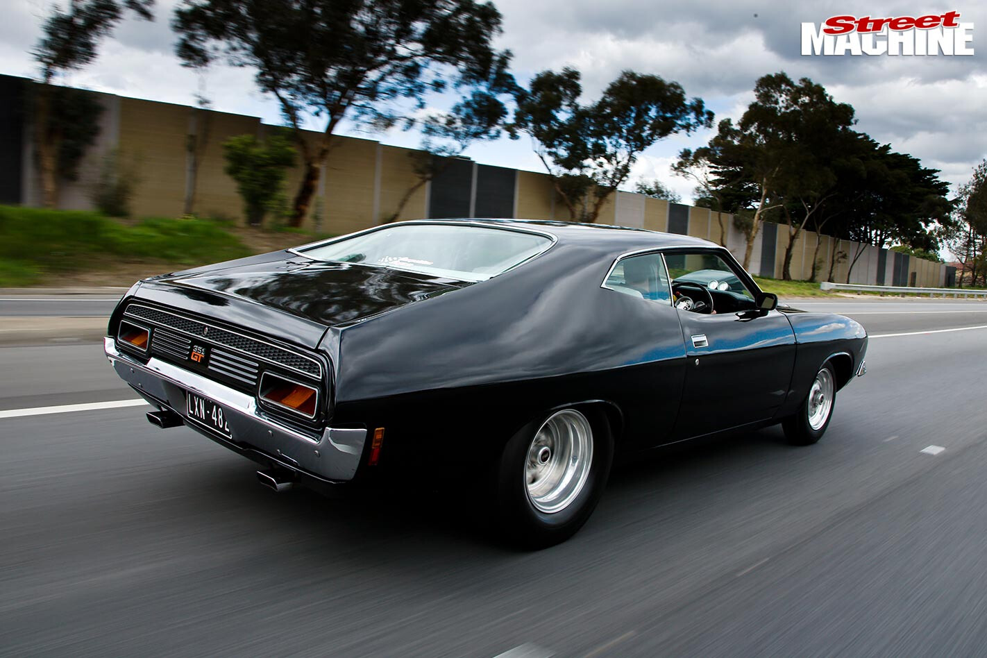 ford-falcon-xb-coupe-onroad.jpg