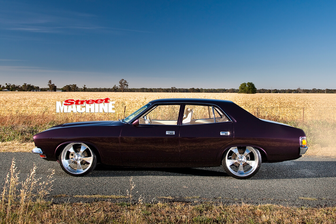 Ford -Falcon -XB-side -view