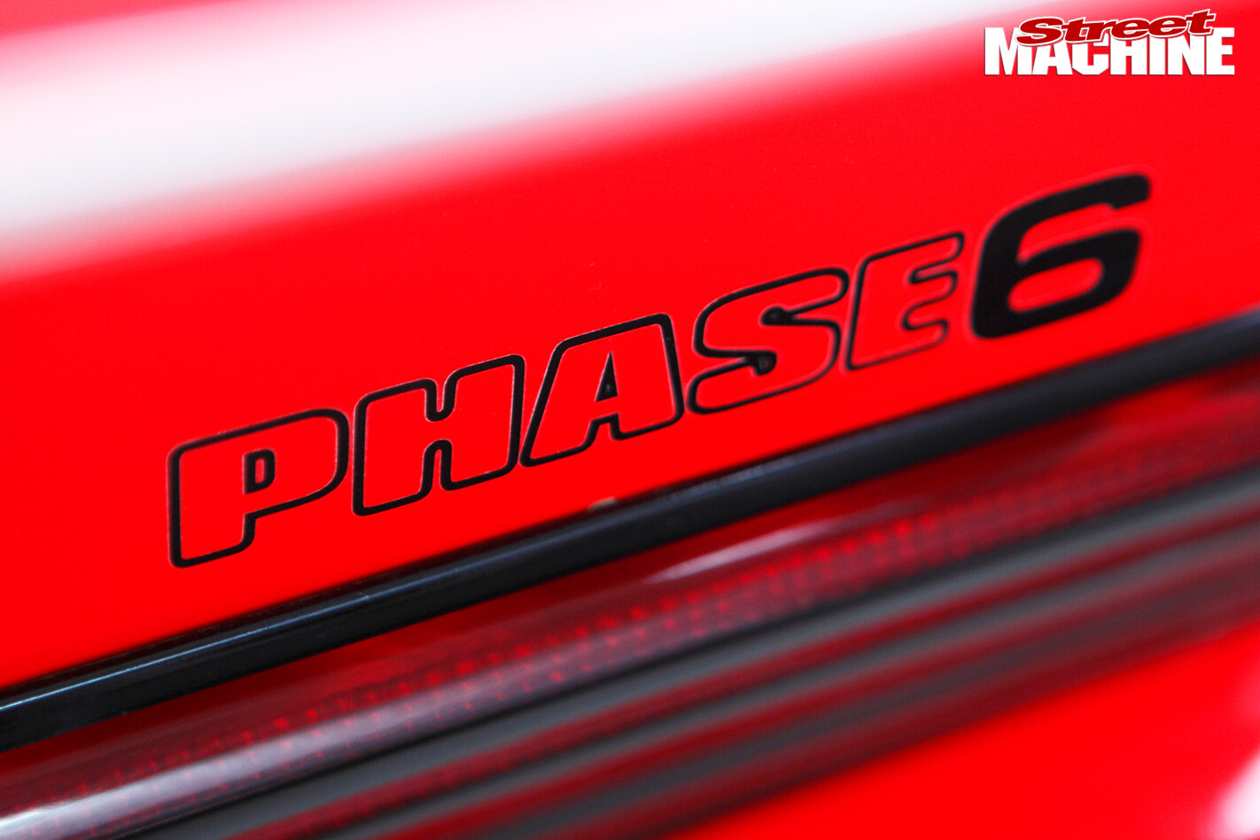 Ford -Falcon -XE-Phase -6-badge