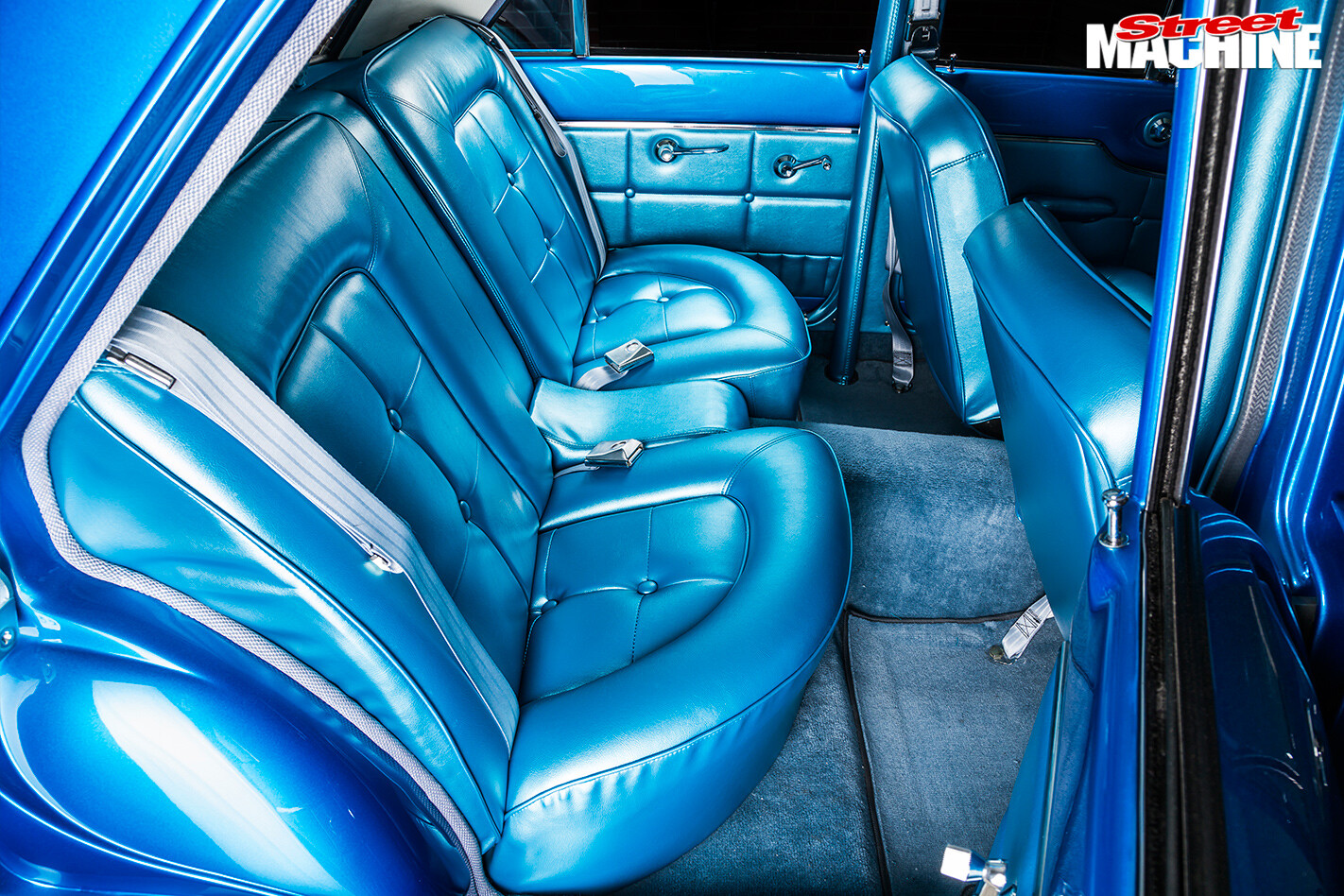 Ford -Falcon -XP-interior -rear