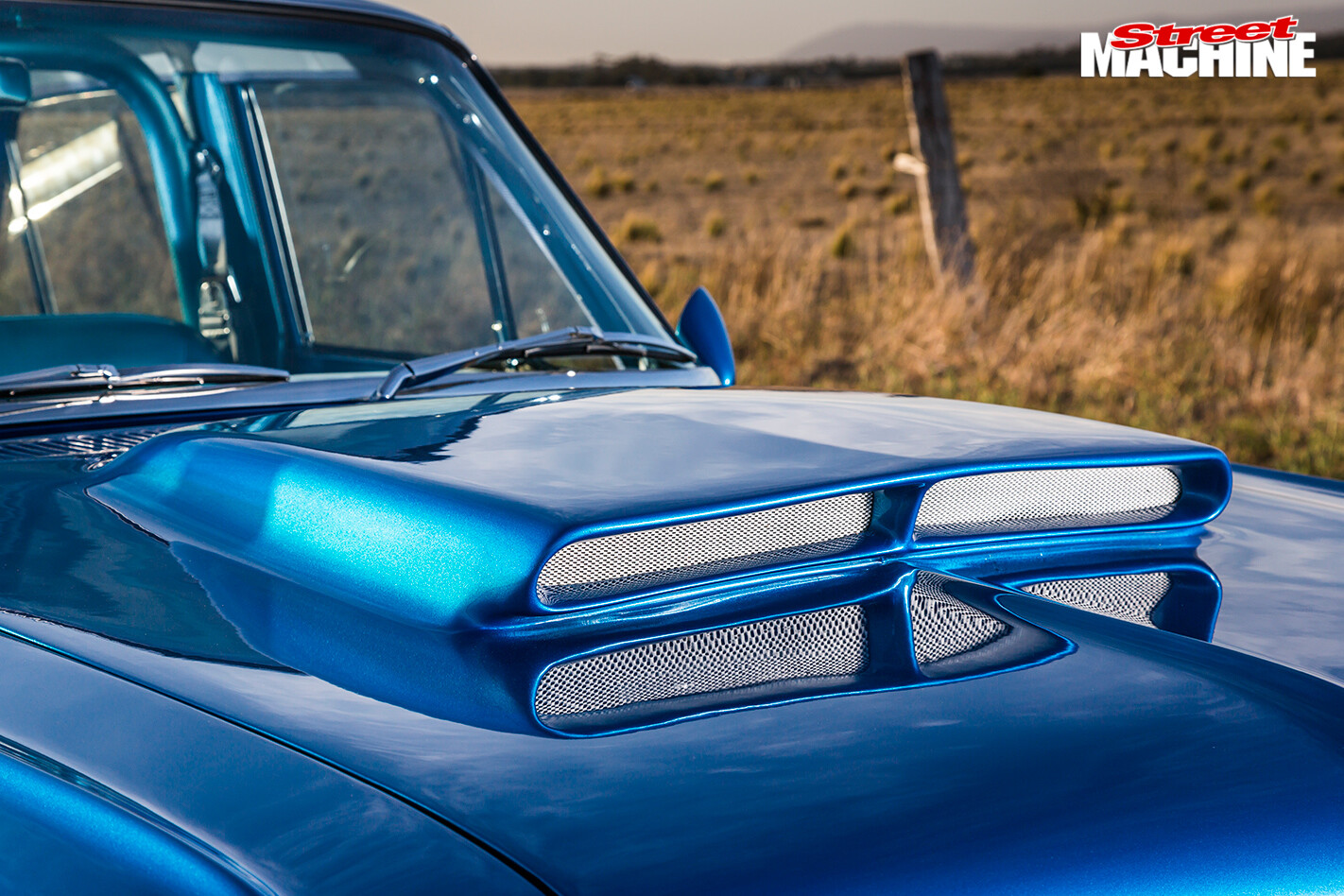 Ford -Falcon -XP-sedan -bonnet -bulge