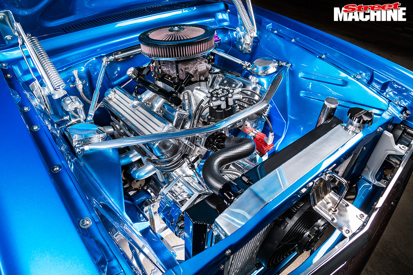 Ford -Falcon -XP-sedan -engine -bay
