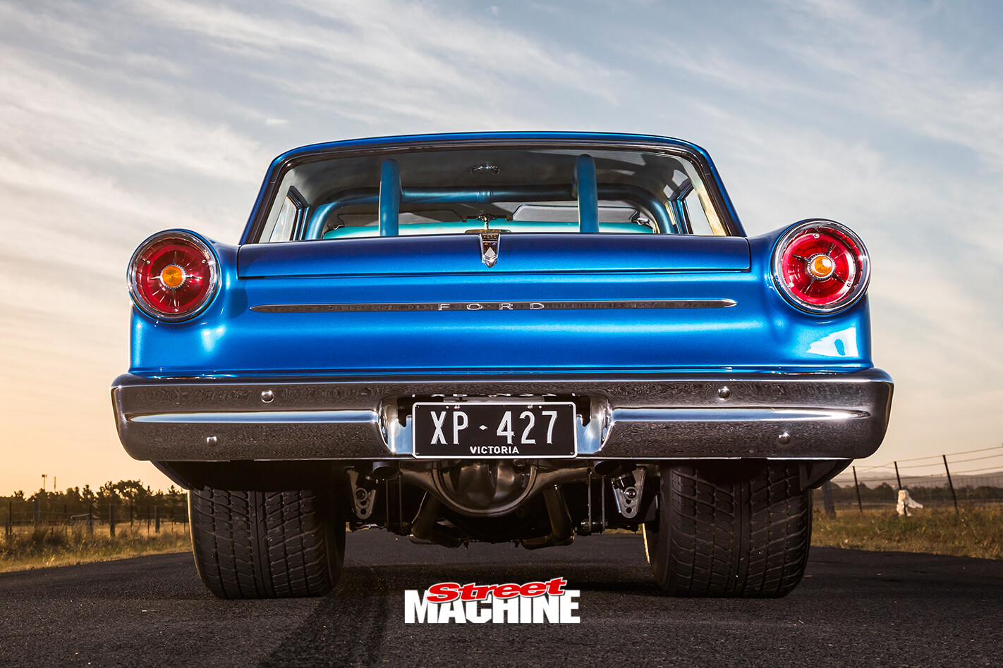 Ford -Falcon -XP-sedan -rear