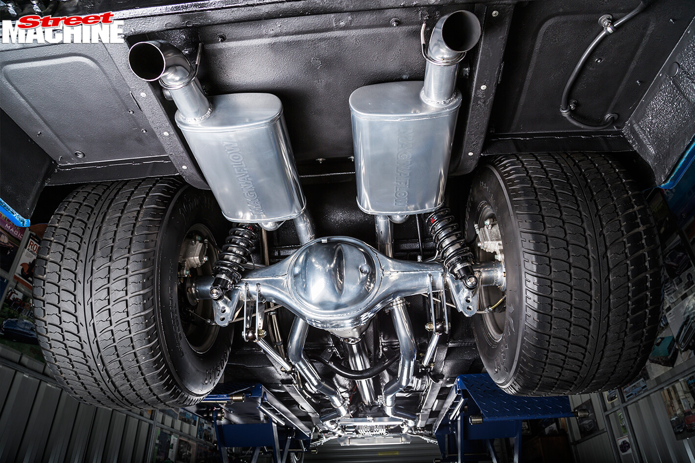 Ford -Falcon -XP-sedan -under -rear