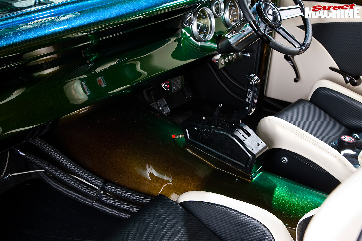 Ford -Falcon -XR-atrisk -interior -2