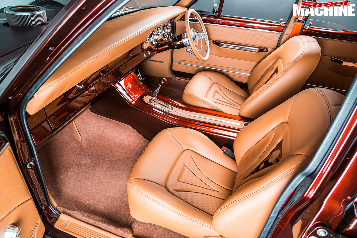 Ford -Falcon -XR-interior -front -2