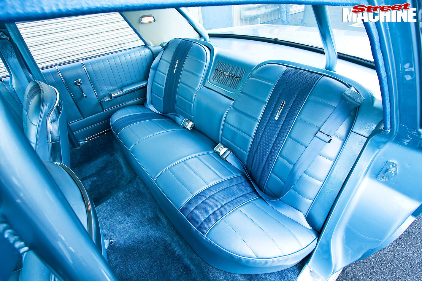 Ford -galaxie -interior -rear