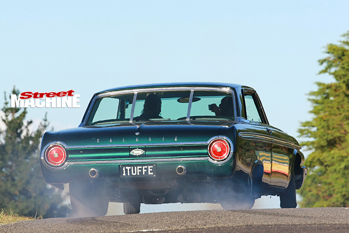 Ford -Galaxie -motion -rear
