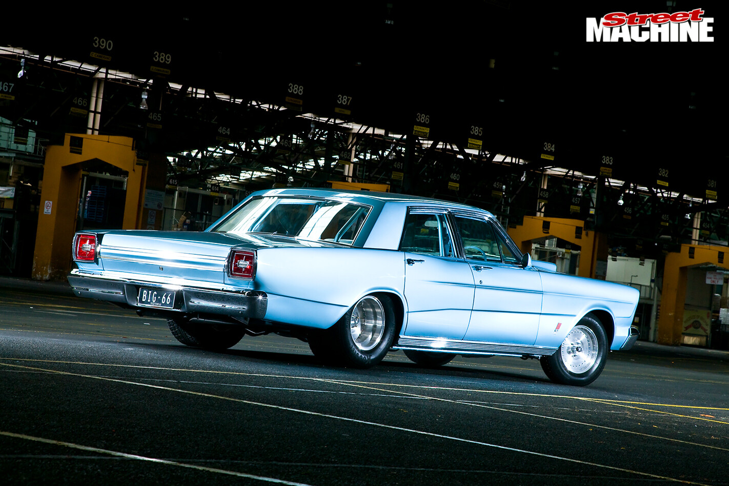Ford -galaxie -rear