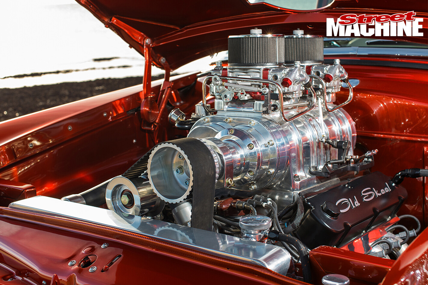 Ford -mainline -ute -old -skool -engine -detail