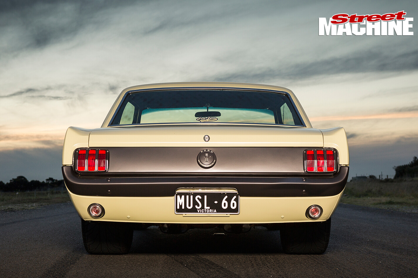 Ford -Mustang -1-rear