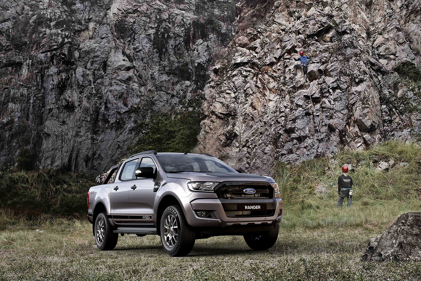 Ford Ranger FX4 mountains