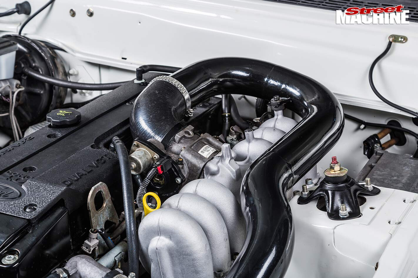 Ford Falcon XE ute engine bay