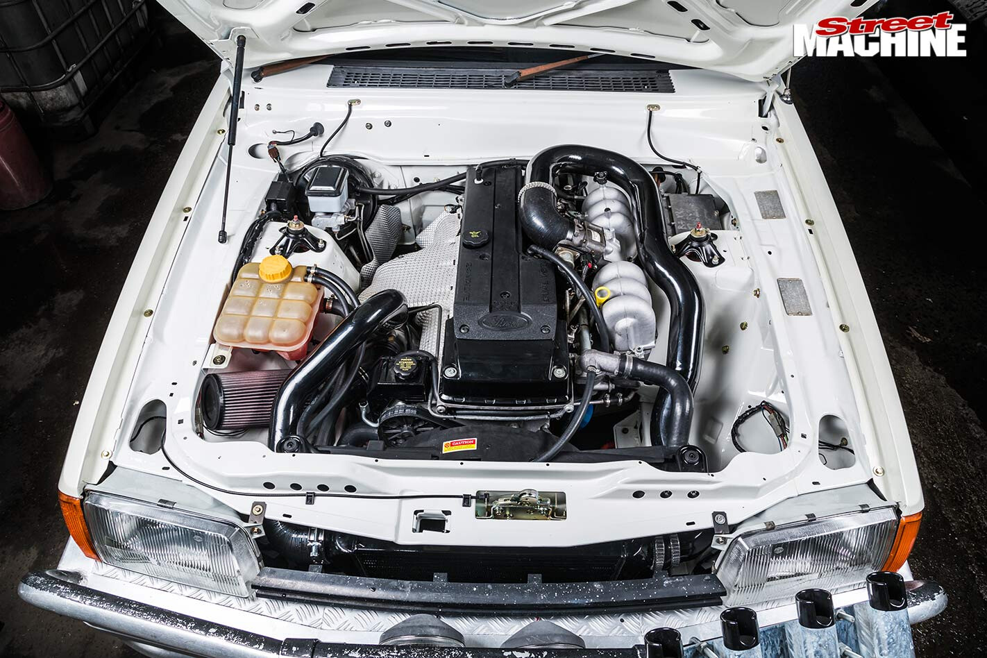 Ford Falcon XE ute engine bay
