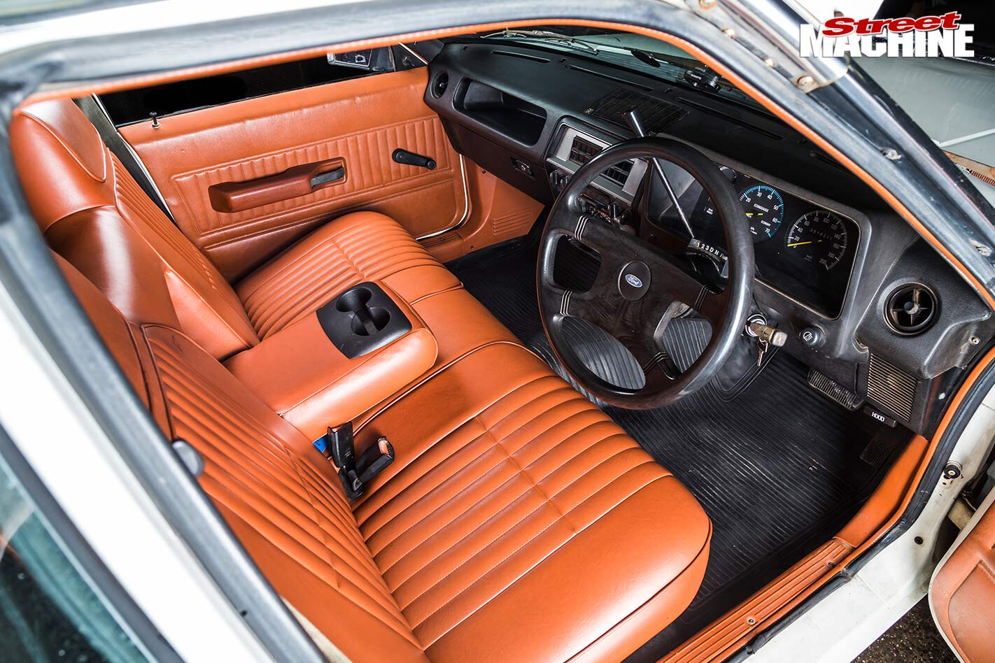 Ford Falcon XE ute interior